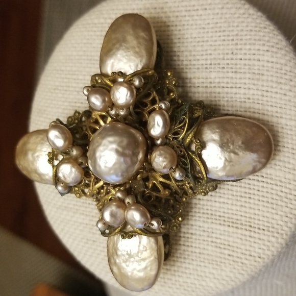 Large Vtg Miriam Haskell Pearl Brooch - Picture 1 of 7